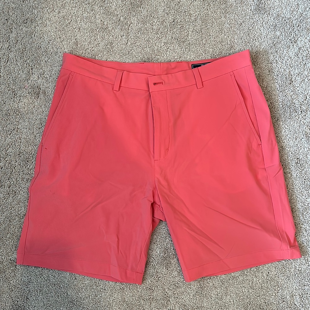 Vineyard Vines 8 inch Performance Breaker Short | 36